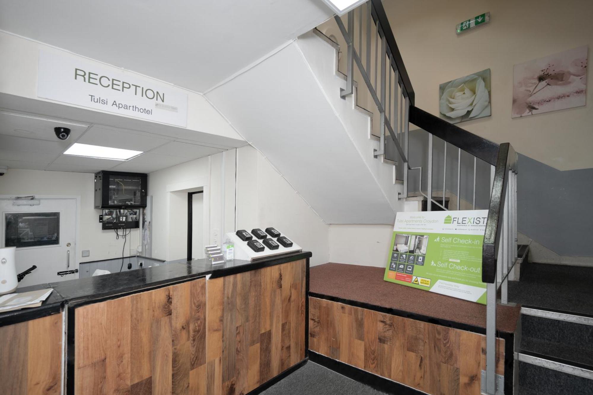 Tulsi Croydon ApartHotel Exterior foto