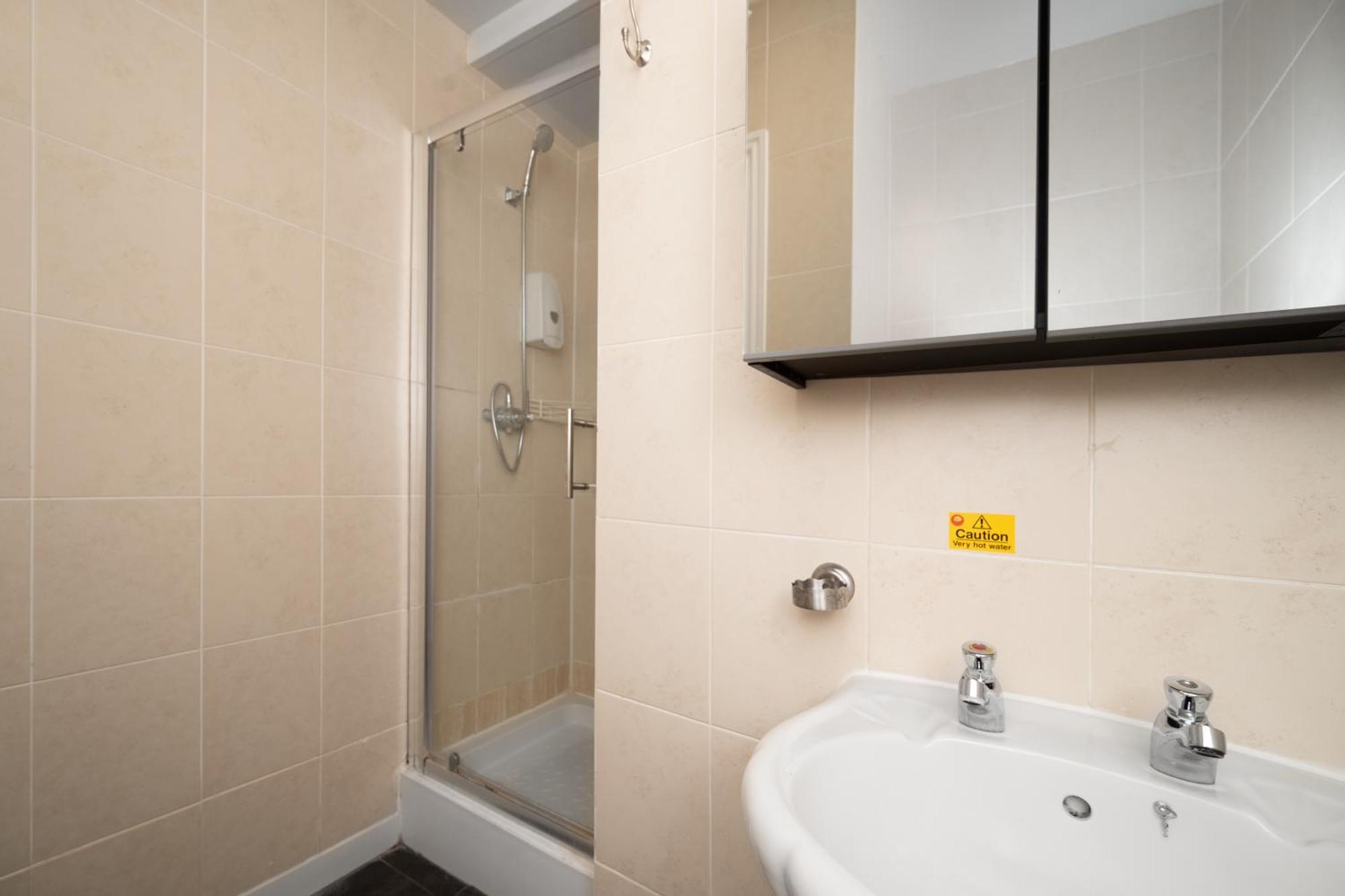 Tulsi Croydon ApartHotel Exterior foto