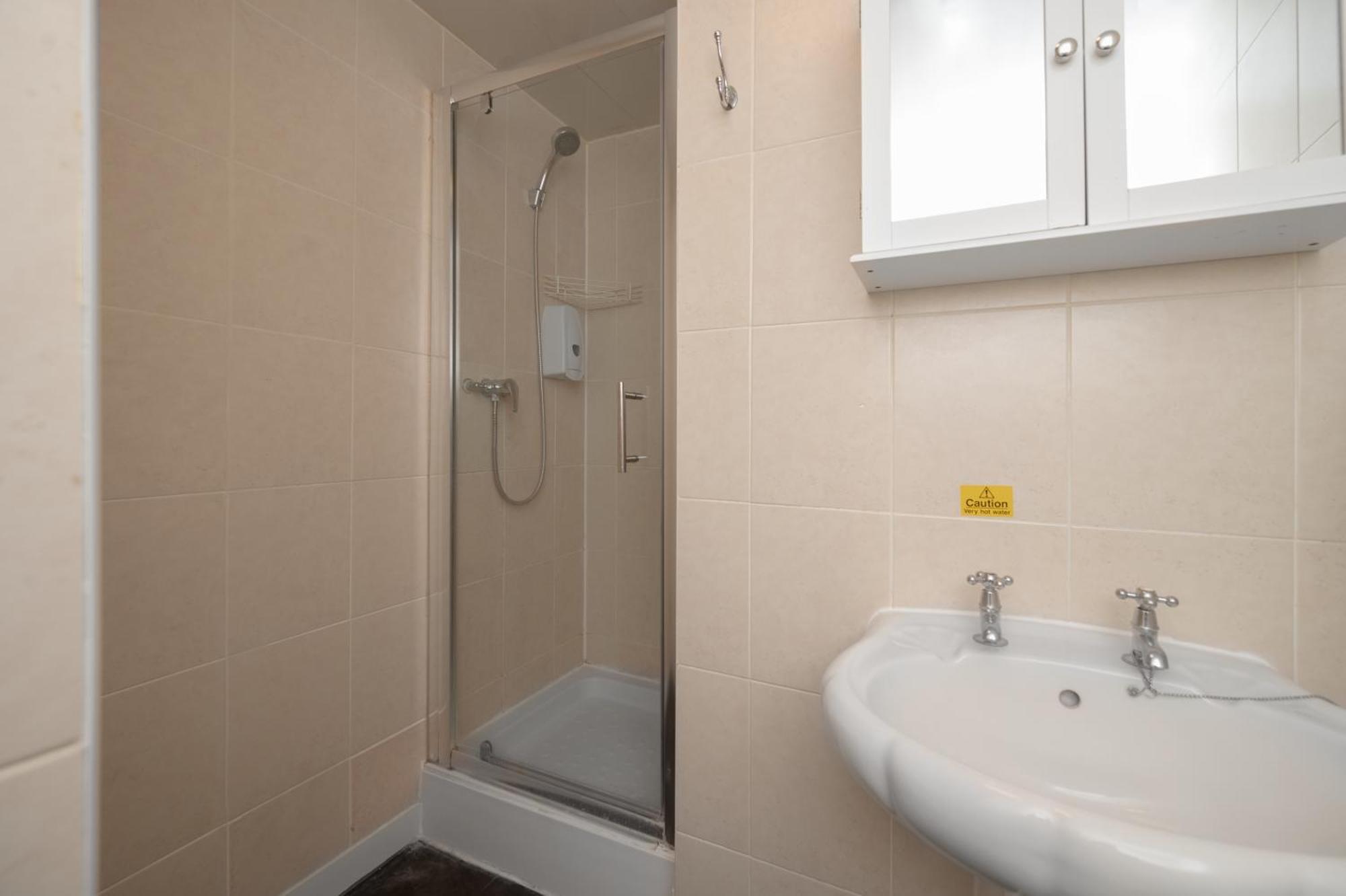 Tulsi Croydon ApartHotel Exterior foto
